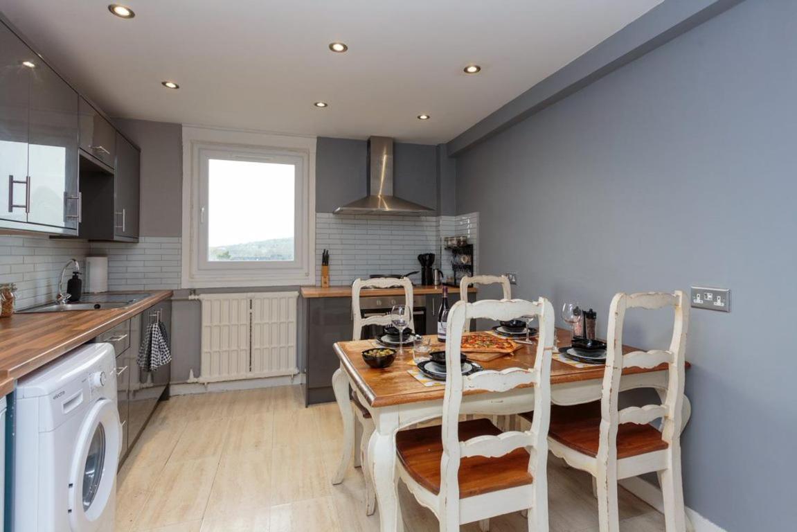 Gorgeous 3-Bed Flat, 15 Minutes To City Centre Edinburgh Buitenkant foto