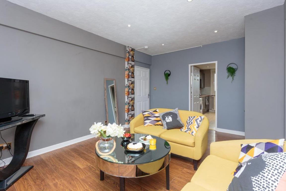 Gorgeous 3-Bed Flat, 15 Minutes To City Centre Edinburgh Buitenkant foto