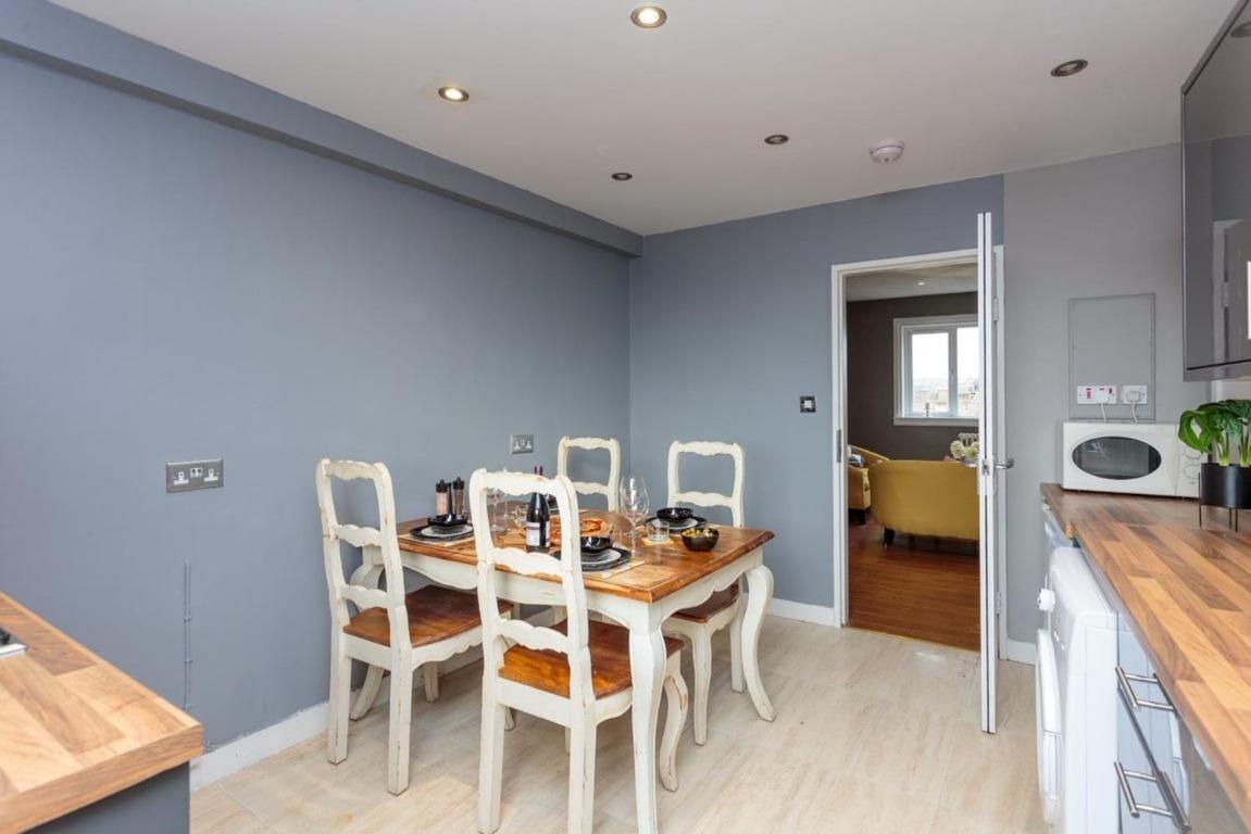 Gorgeous 3-Bed Flat, 15 Minutes To City Centre Edinburgh Buitenkant foto