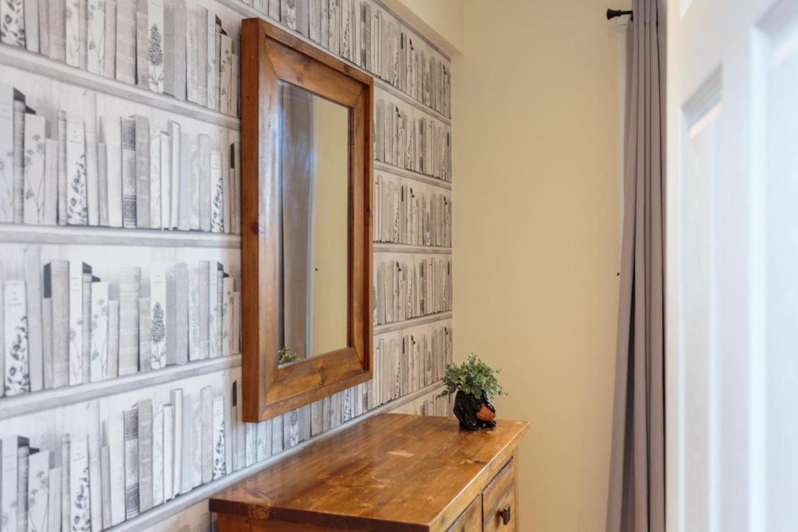 Gorgeous 3-Bed Flat, 15 Minutes To City Centre Edinburgh Buitenkant foto
