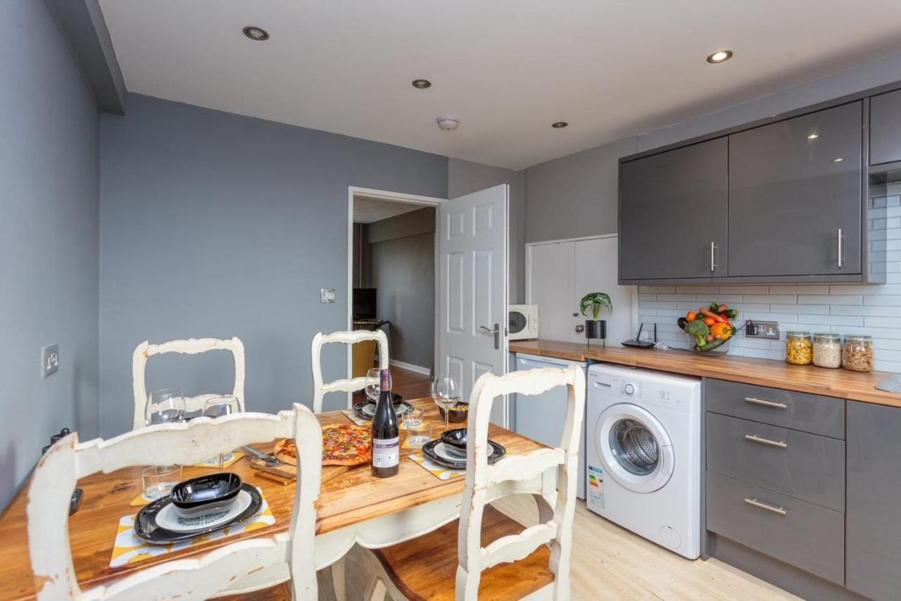 Gorgeous 3-Bed Flat, 15 Minutes To City Centre Edinburgh Buitenkant foto