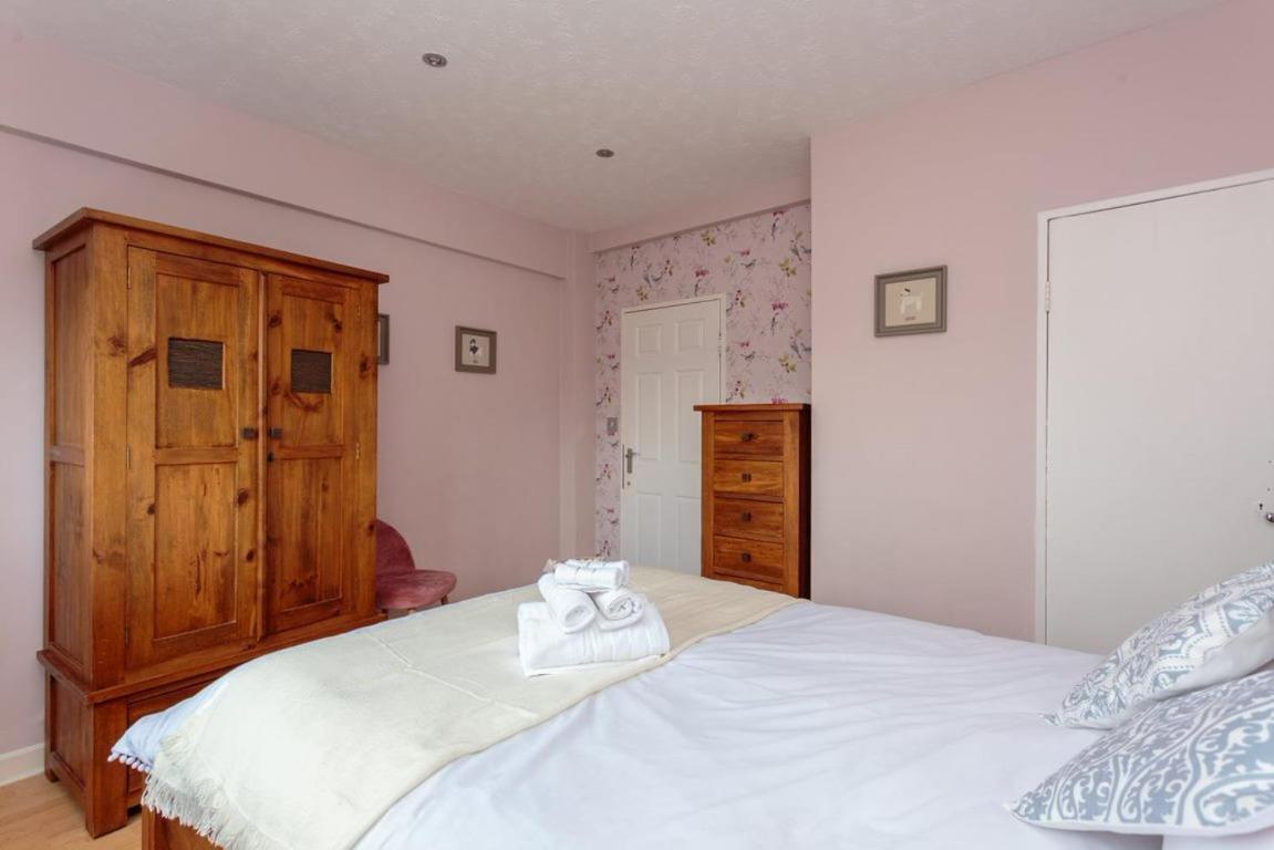 Gorgeous 3-Bed Flat, 15 Minutes To City Centre Edinburgh Buitenkant foto